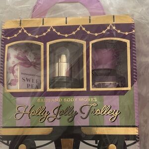 Bath & Body Works Holly Jolly Trolley Gift Set - Purple and Gold